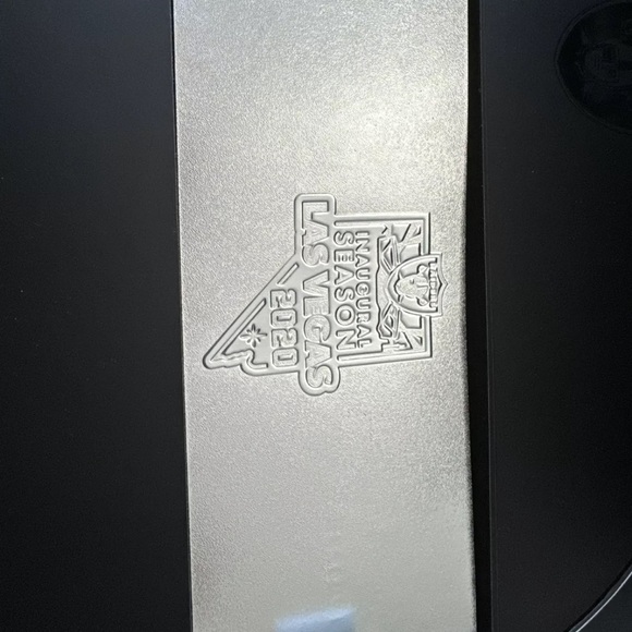 Las Vegas Raiders 2020 Allegiant Stadium Inaugural Season Ticket Gift Box - Picture 12 of 16